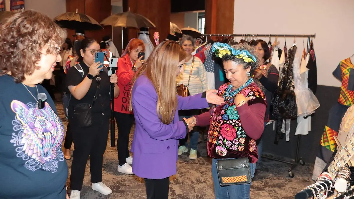 Artesanías de Contla ya están en “Las Manos del Mundo”; exponen en el World Trade Center