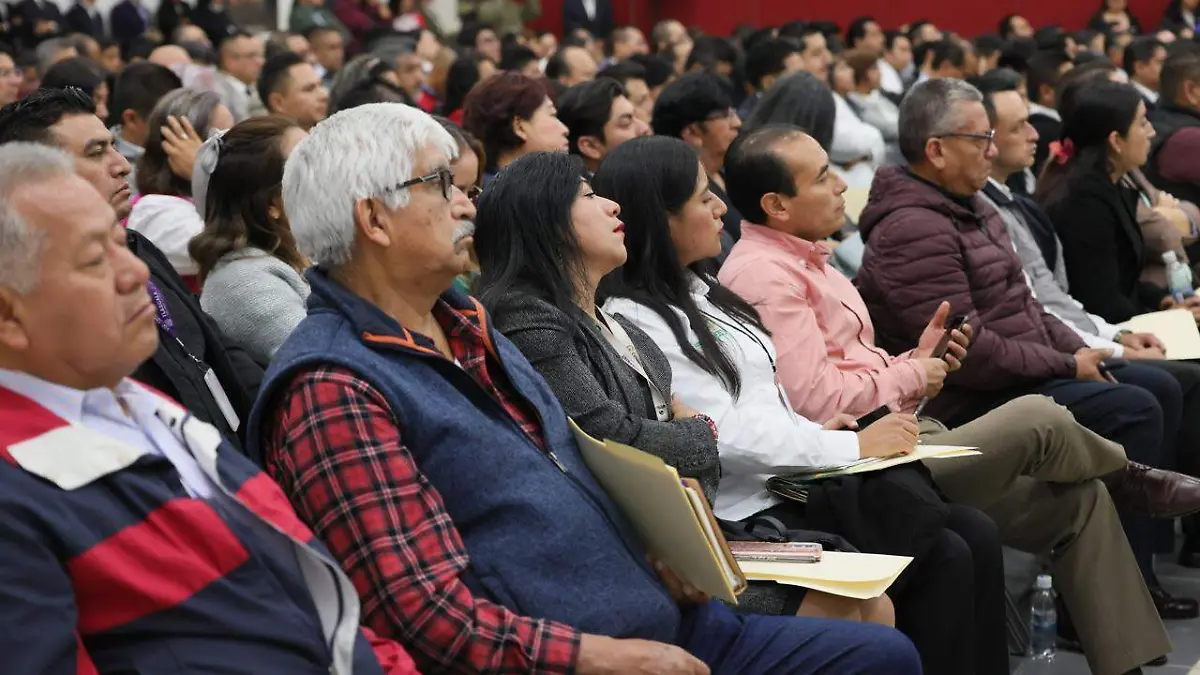 Gobernadora a servidores públicos promover ambientes laborales 2
