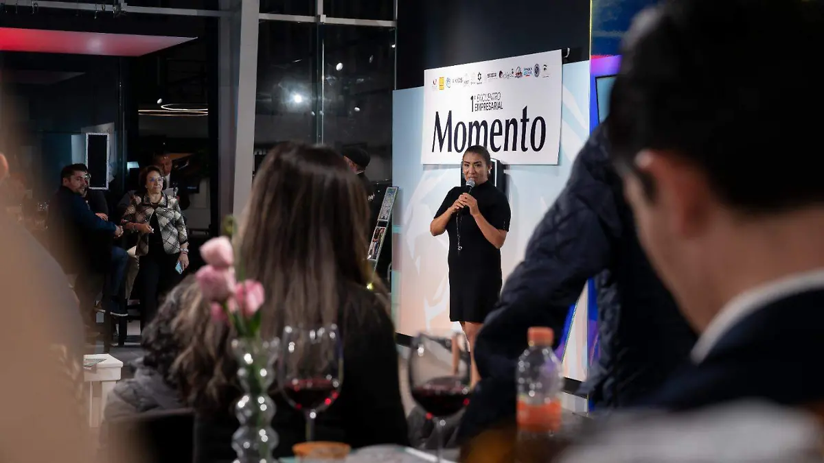 Galardonados Momento (4).