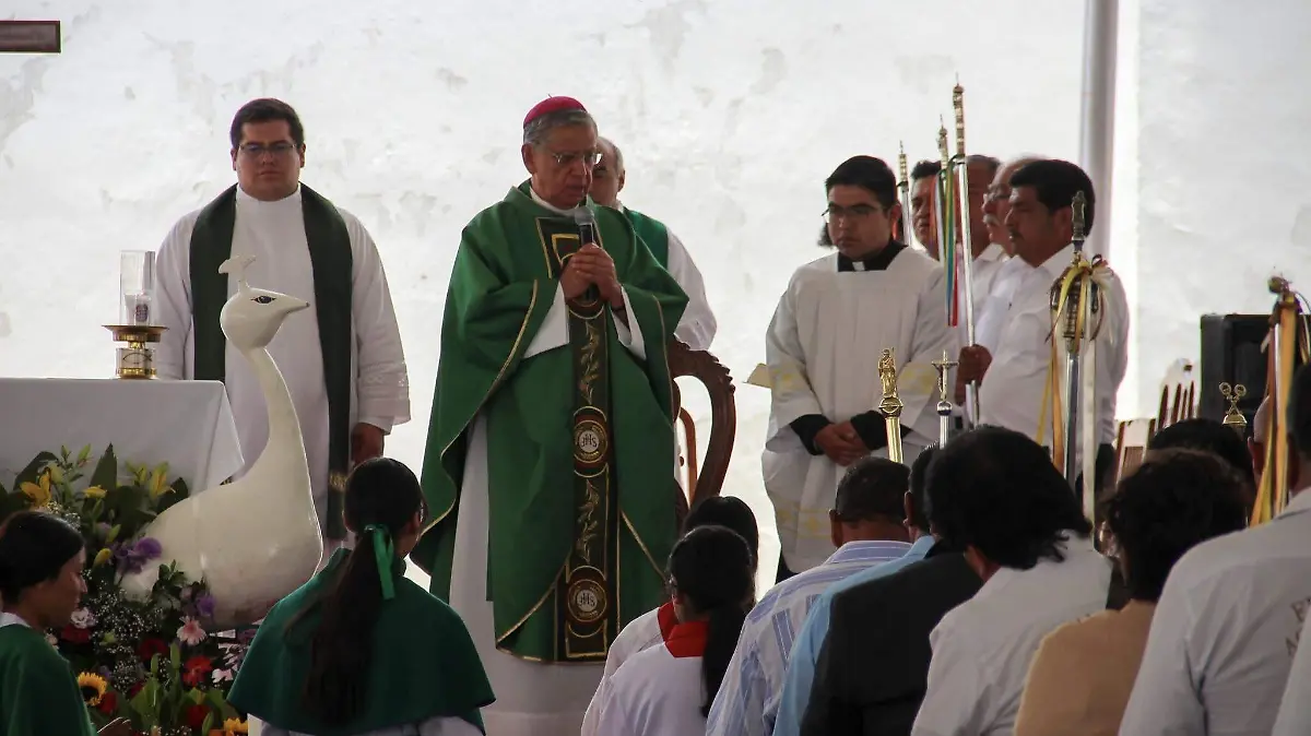 REESTRUCTURA IGLESIA