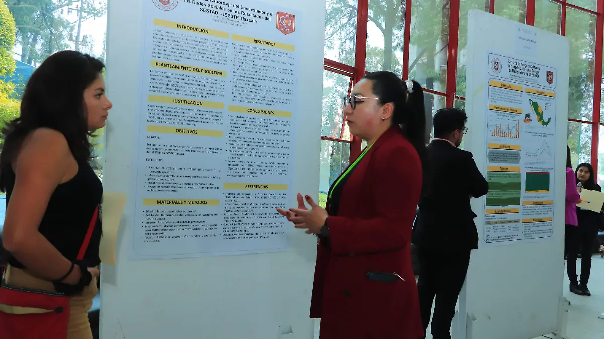 EXPONEN ALUMNOS DE POSGRADOS EN SALUD UATX