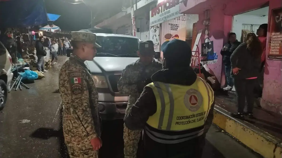 Tras aguacero en Tequexquitla, aceleran labores para la procesión de la Virgen del Carmen 3