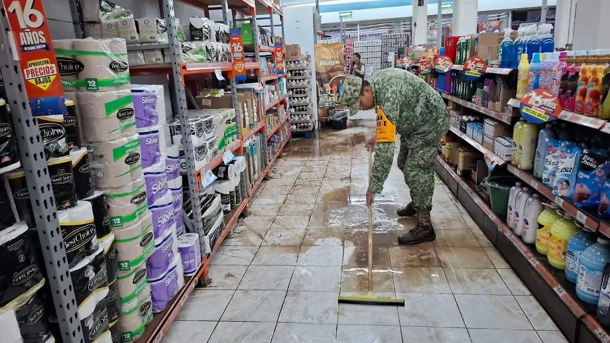 Tras aguacero en Tequexquitla, aceleran labores para la procesión de la Virgen del Carmen