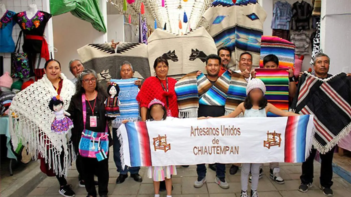 Artesanos feria chiautempan