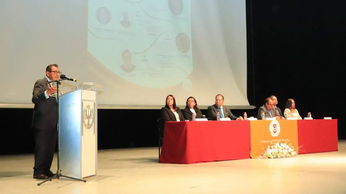 RECONOCE LABOR DOCENTE -RECTOR UATX