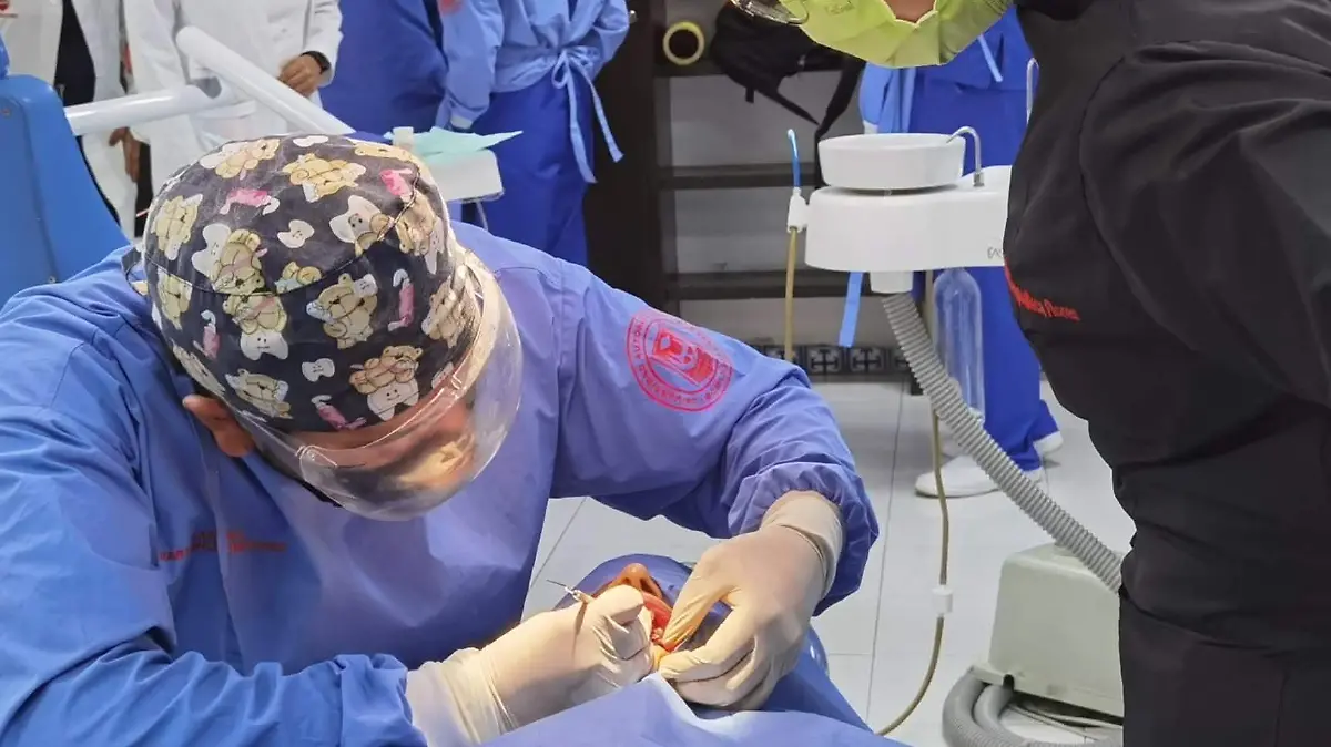 CLÍNICA FACULTAD ODONTOLOGÍA UATX 