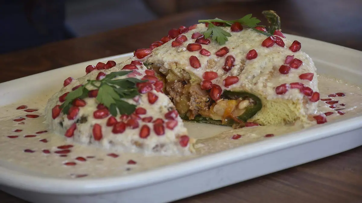 CHILES EN NOGADA (1)