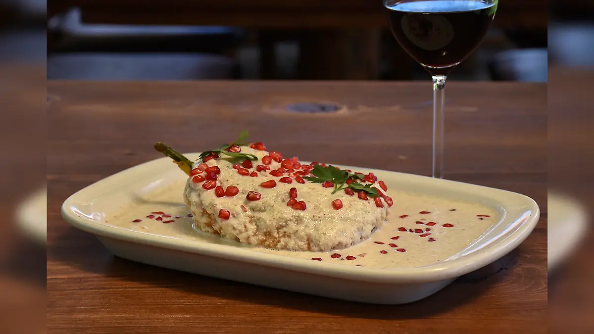 CHILES EN NOGADA (5) 5.