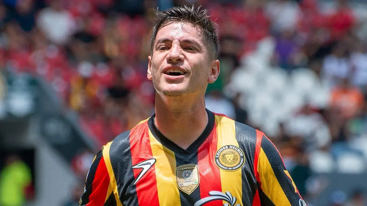 EDSON RIVERA LEONES NEGROS