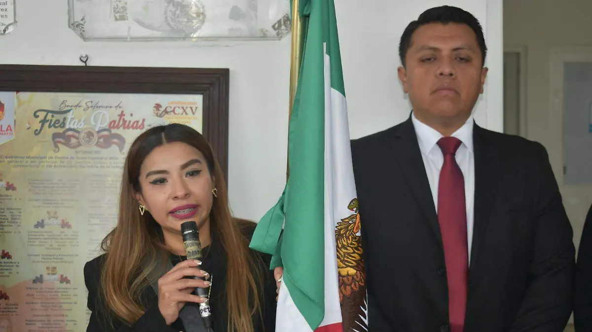 Autoridades municipales colocaron el bando solemne