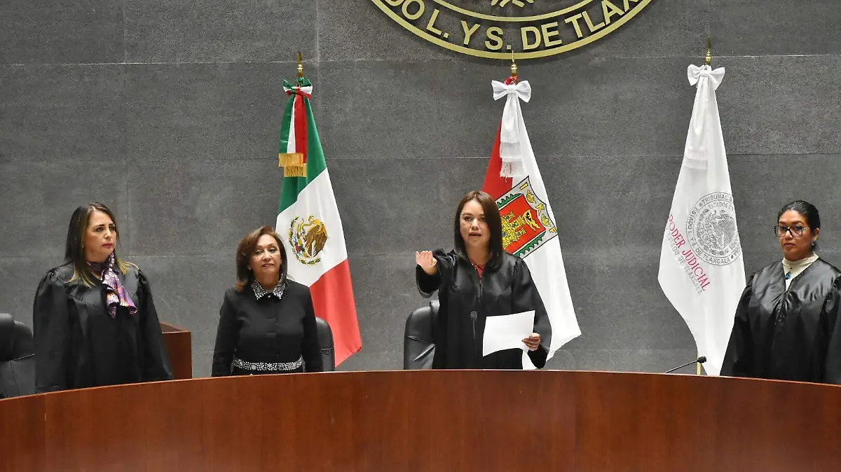 Toma protesta Presidenta Tribunal4