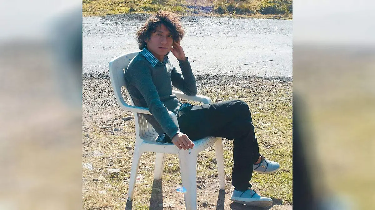 escritor-Adrián-Mendieta-(1)