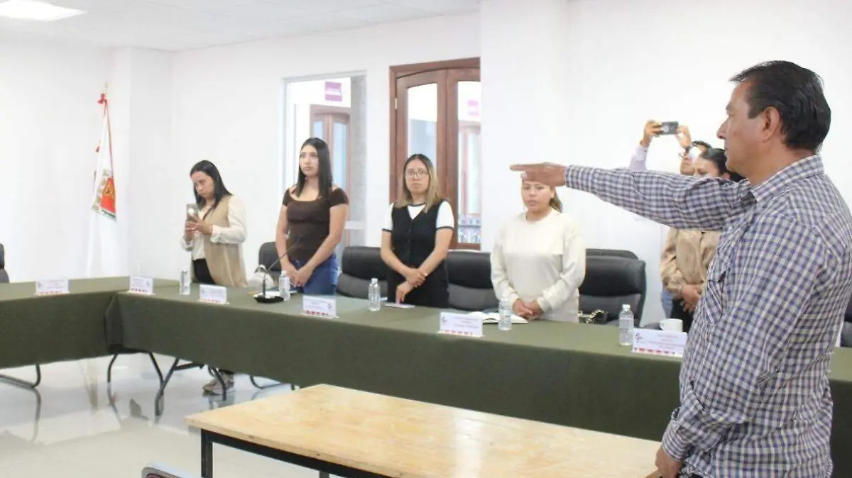 reunucia presidenta de muñoztla (2).