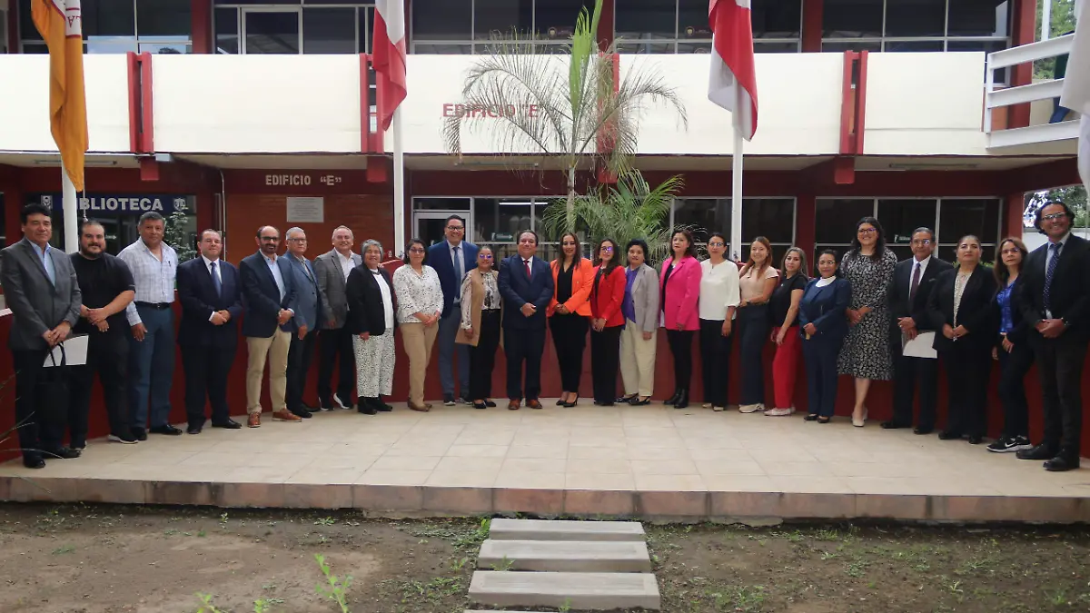 25 FCEA-UATx presentó convocatoria del Congreso Internacional