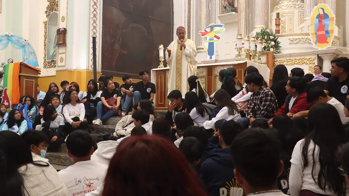 EN LA IGLESIA (3)