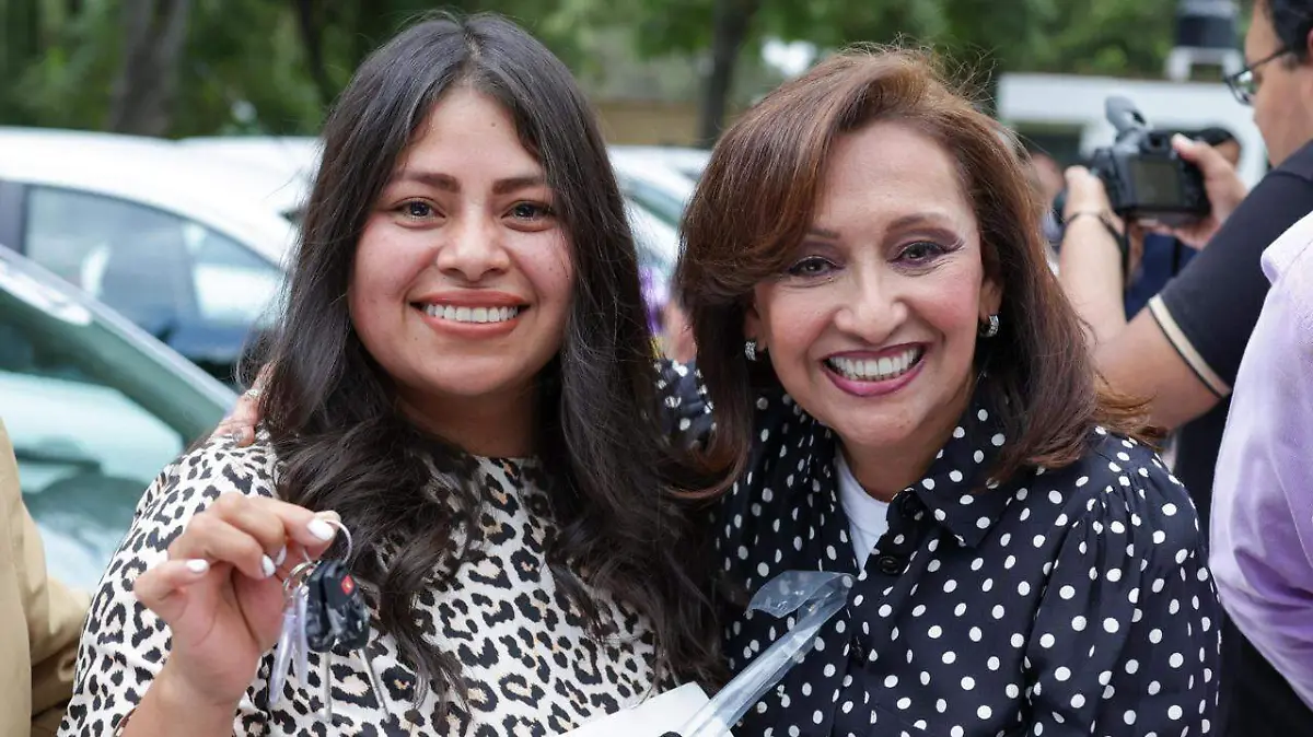 entrega de auto a profesores (3).