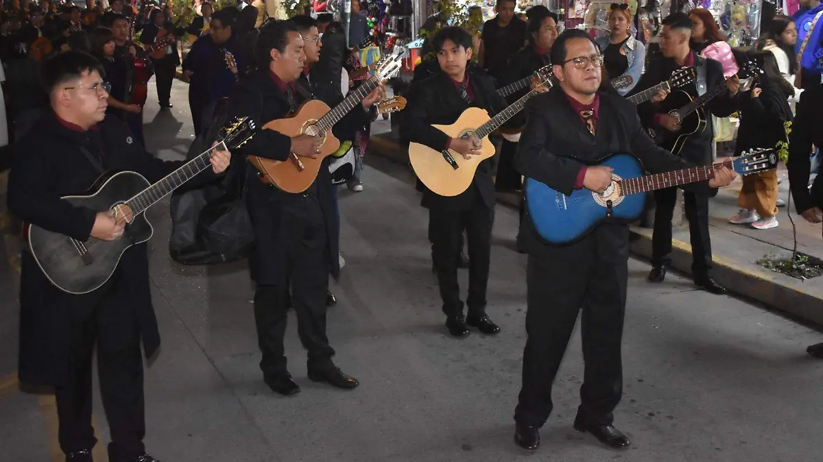 Chiautempan se llena de magia y romanticismo con el Festival del Títere y el “Viernes de Rosas”