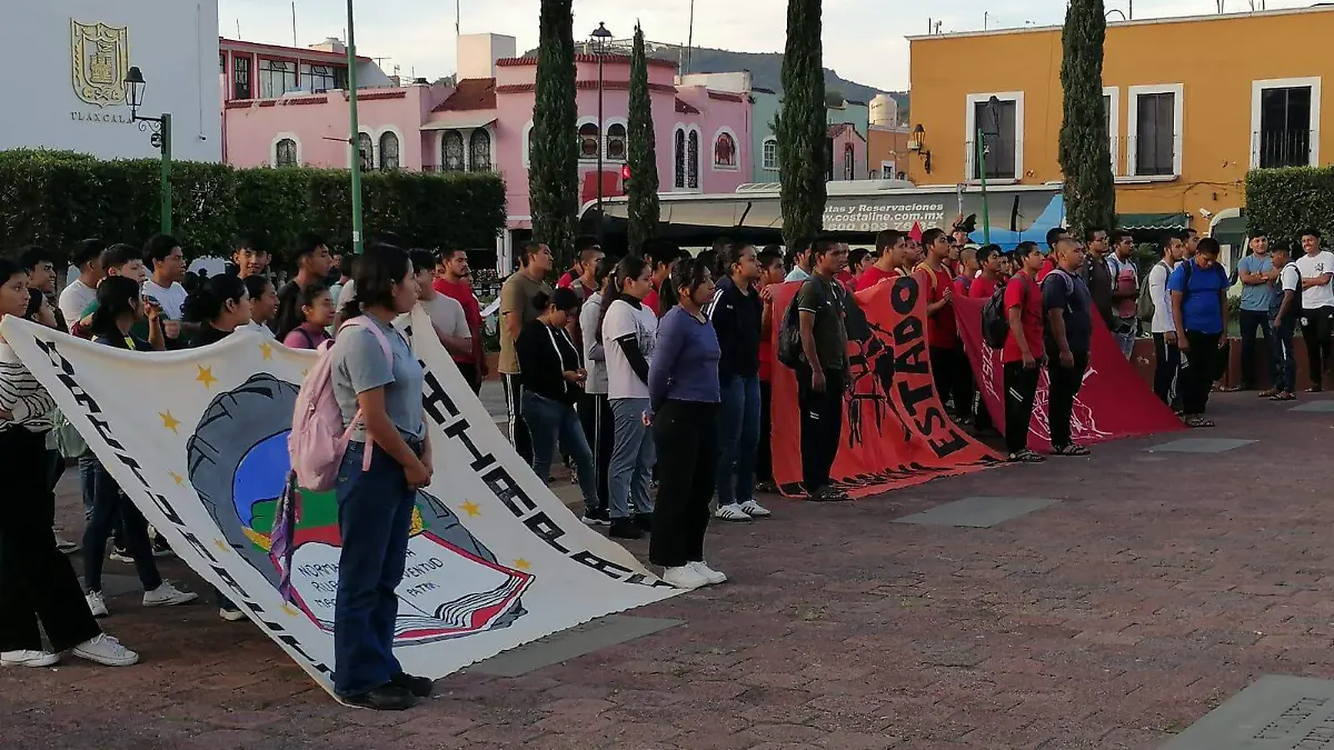 Concentración Palacio legislativo normalistas 