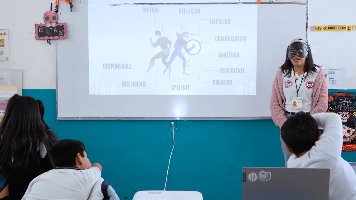 ESTUDIANTES INNOVACIÓN EDUCATIVA UATX