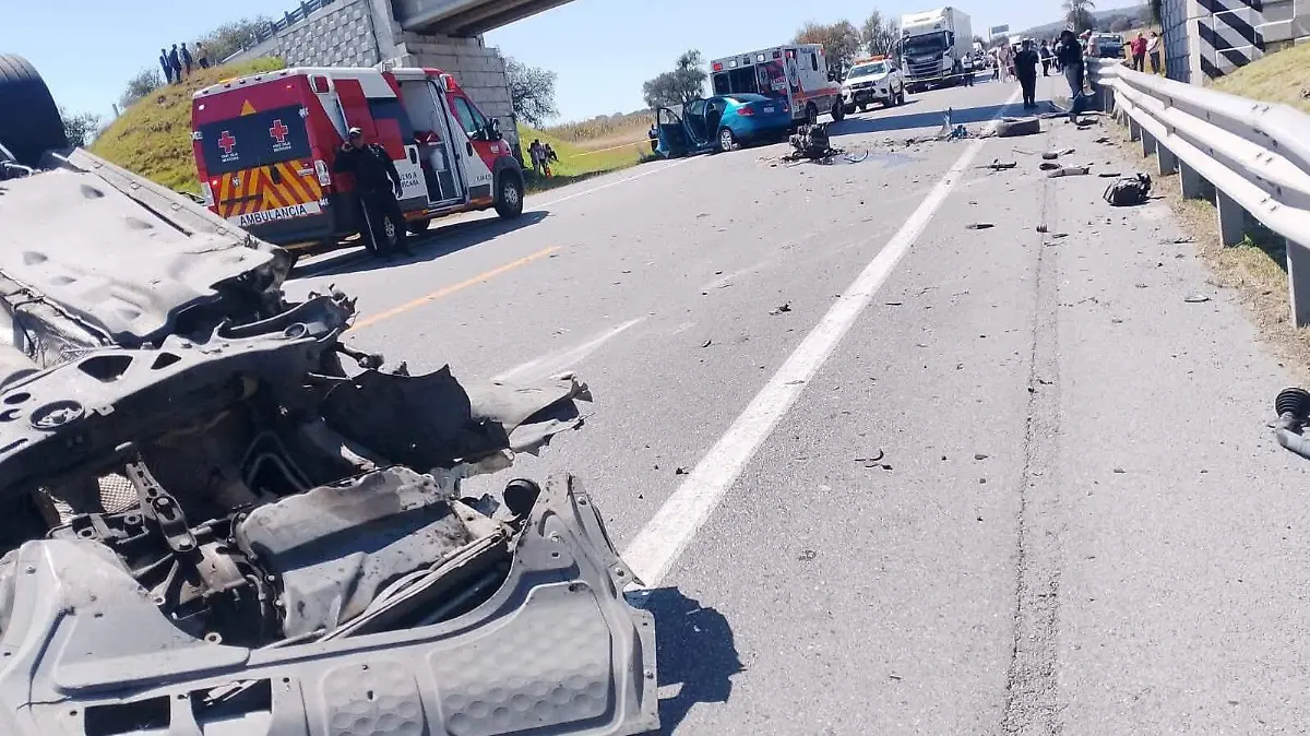 Choque frontal en la autopista Amozoc-Perote, deja dos mujeres sin vida (2)