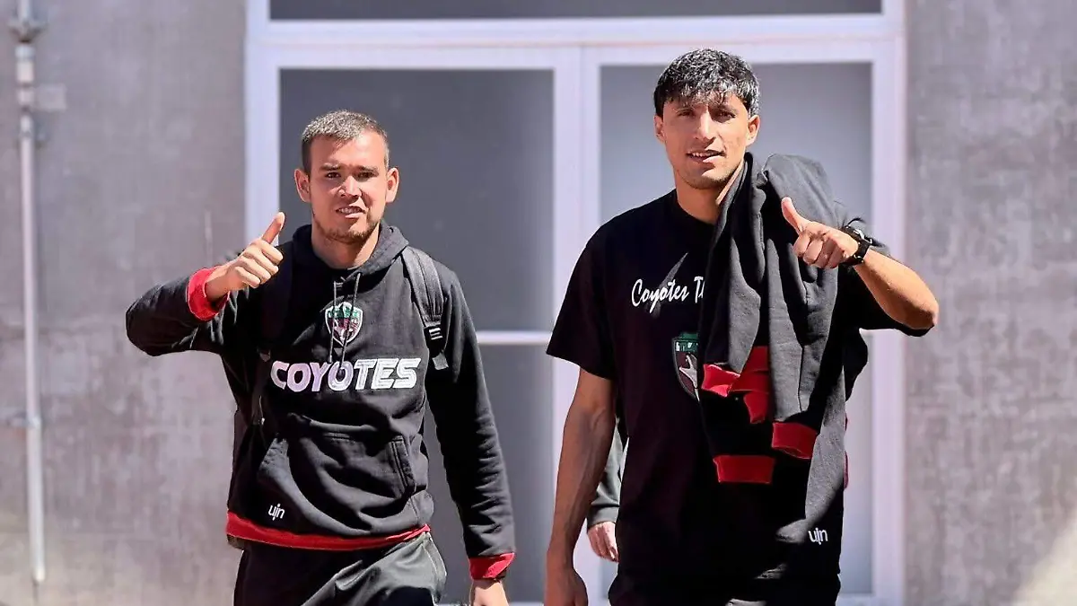 COYOTES VUELVEN A LA CUEVA