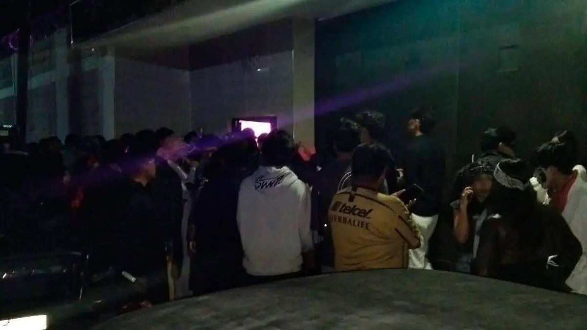 Clausuran-fiesta-clandestina-con-400-asistentes--(1)