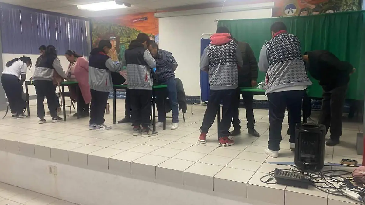 REVISIÓN MOCHILAS - SIN VIOLAR DERECHOS CONALEP