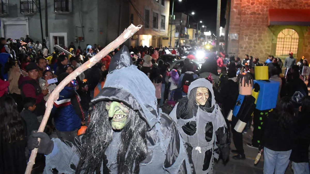 Contla despide el Festival Mictlan con un desfile lleno de color y tradición 4