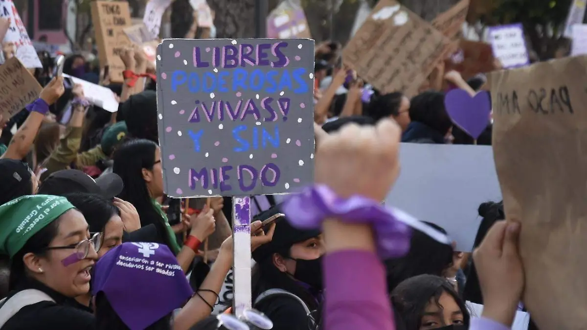 MOVIMIENTO MUJERES 2