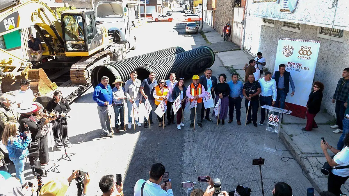 Arrancan trabajos de construcción de drenaje Apizaco (1)