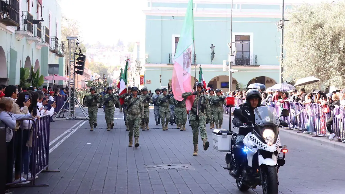 DESFILE ANIVERSARIO REVOLUCIÓN 2