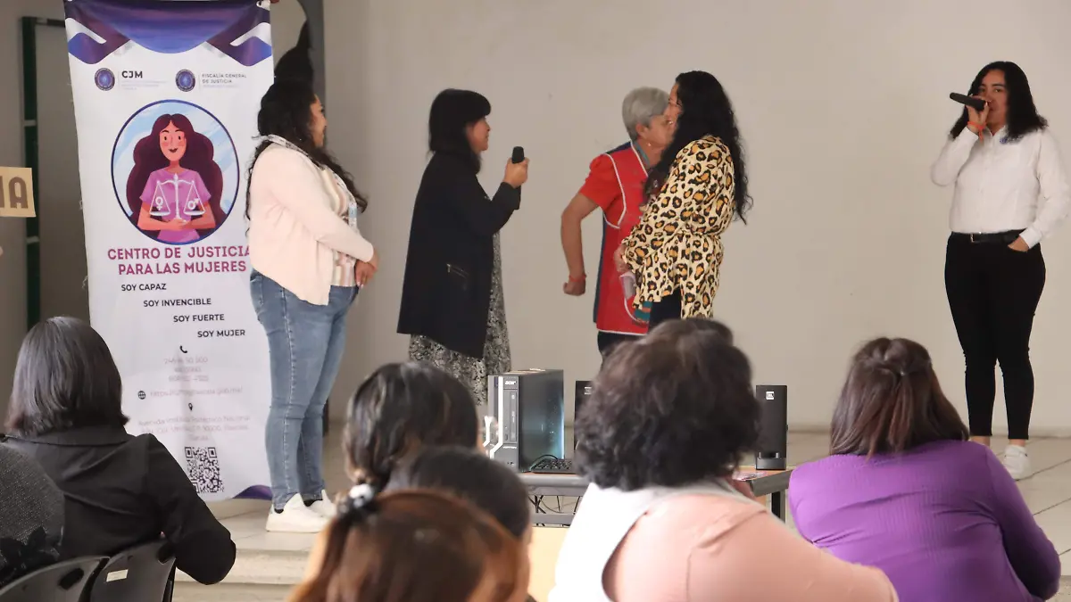 CHARLA EN CONMEMORACIÓN 2