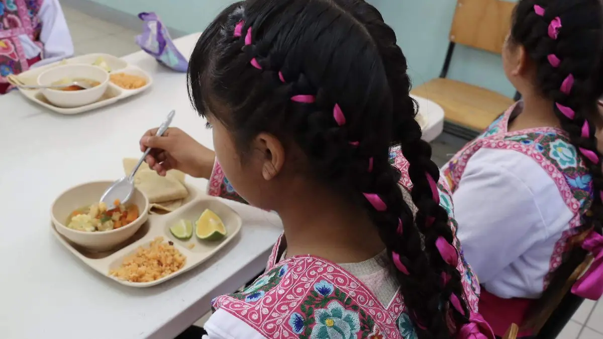 ENTREGA COMEDORES DIF