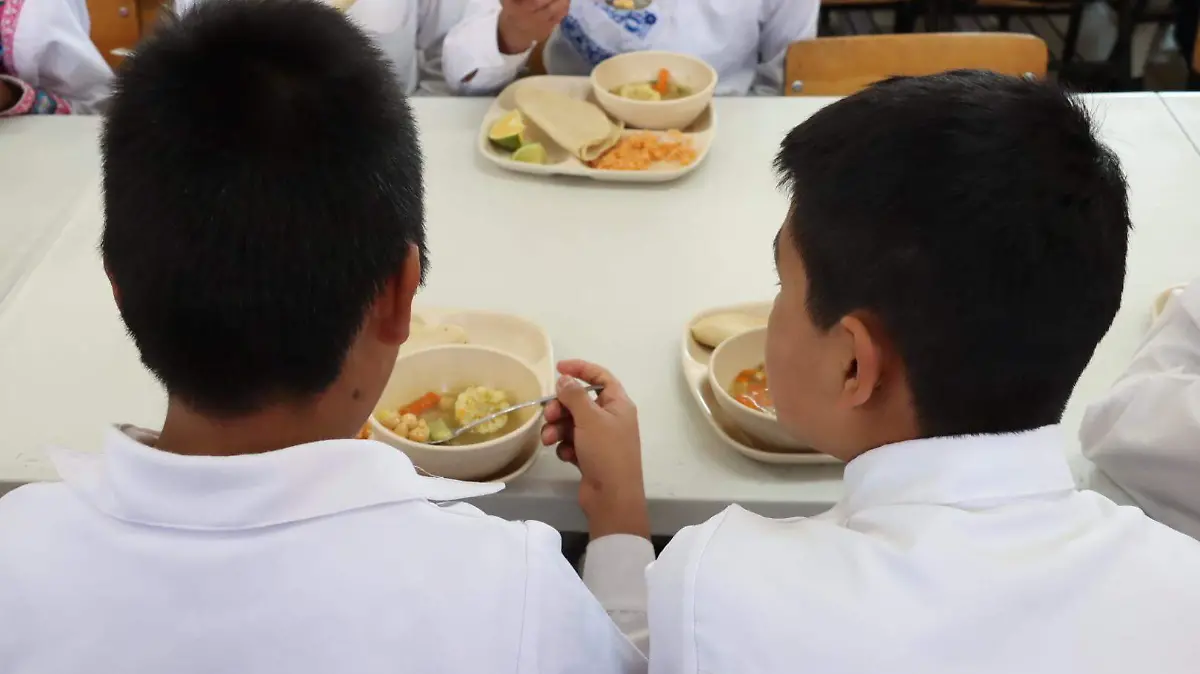 ENTREGA COMEDORES DIF