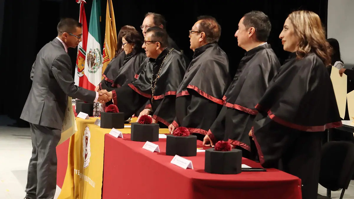 ENTREGA DE TÍTULOS 2