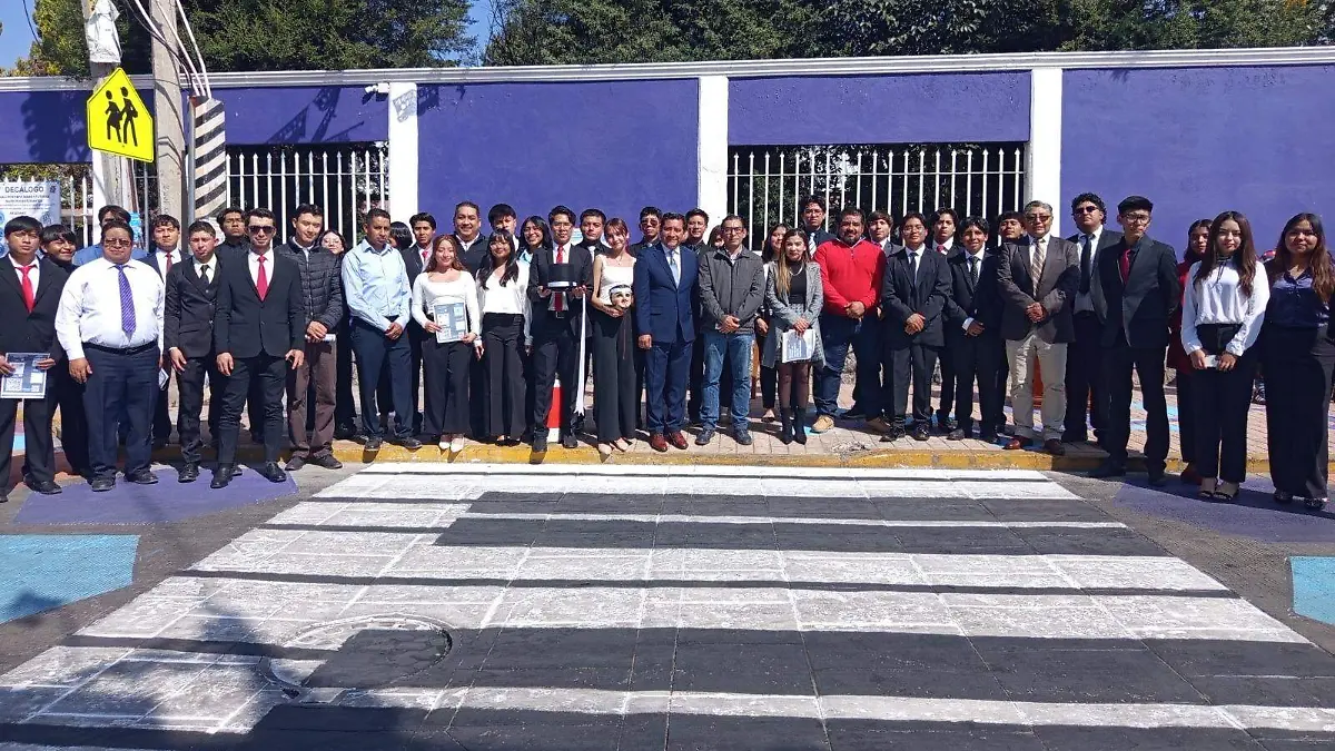 Inauguran paso peatonal de urbanismo táctico (1)