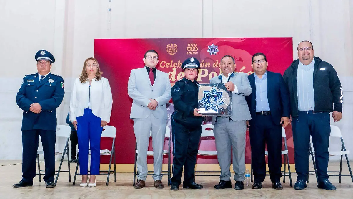 Reconoce Apizaco la vocación y valentía policial con celebración