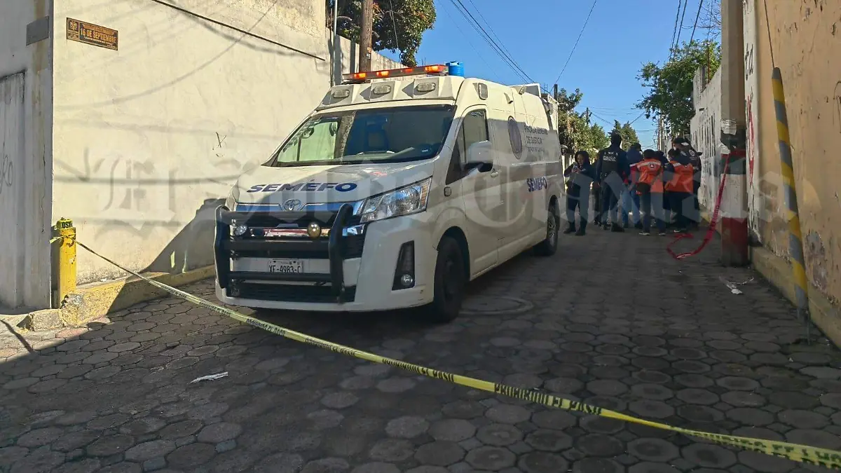 Hombre pierde la vida tras caer en hoyo 2