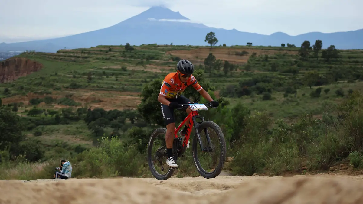 EL CICLISTA TLAXCALTECA MIGUEL LEAL