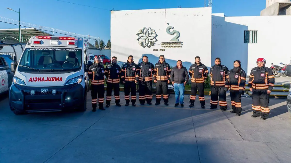 Fortalece gobierno de Apizaco a Protección Civil con entrega de uniformes especializados