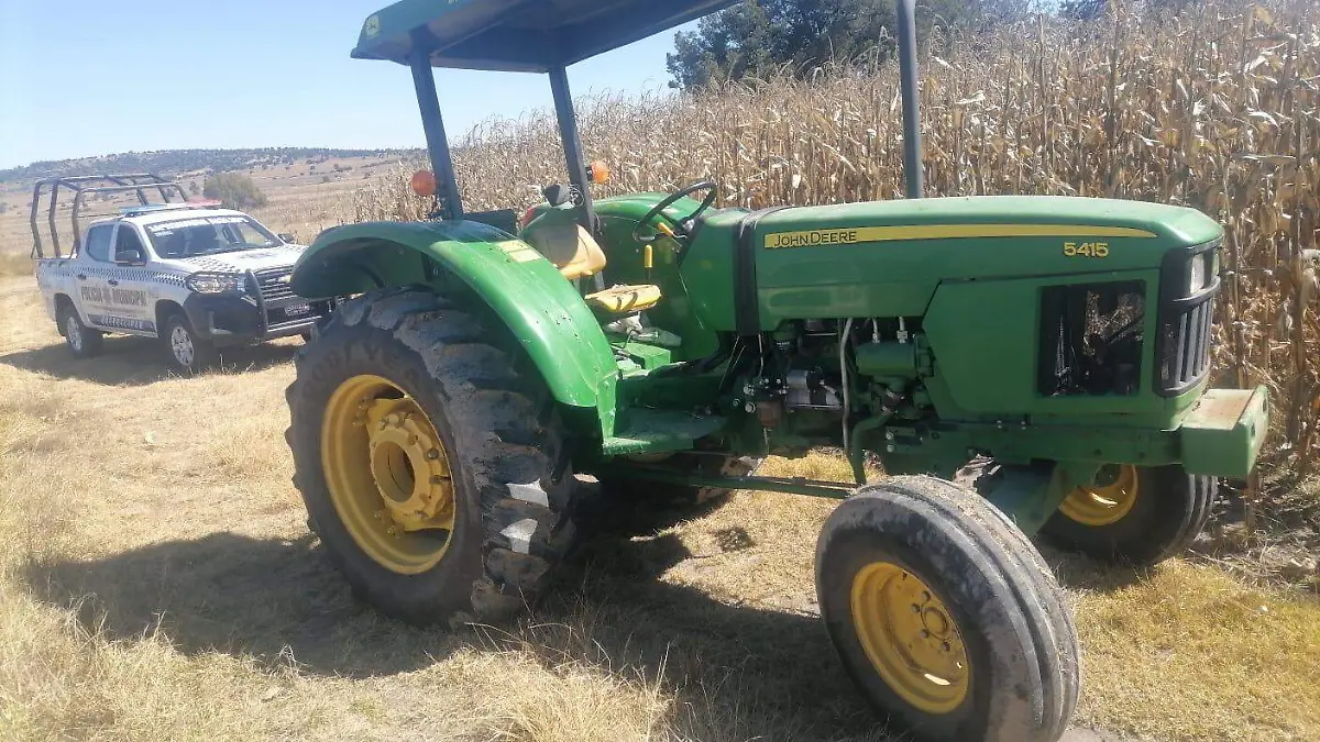 Protesta en Cuamantzingo por robo de tractor (1)