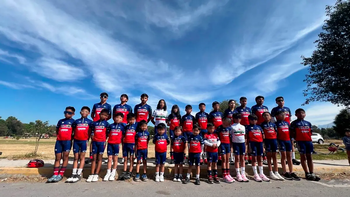 EQUIPO COMETAS SUR 1