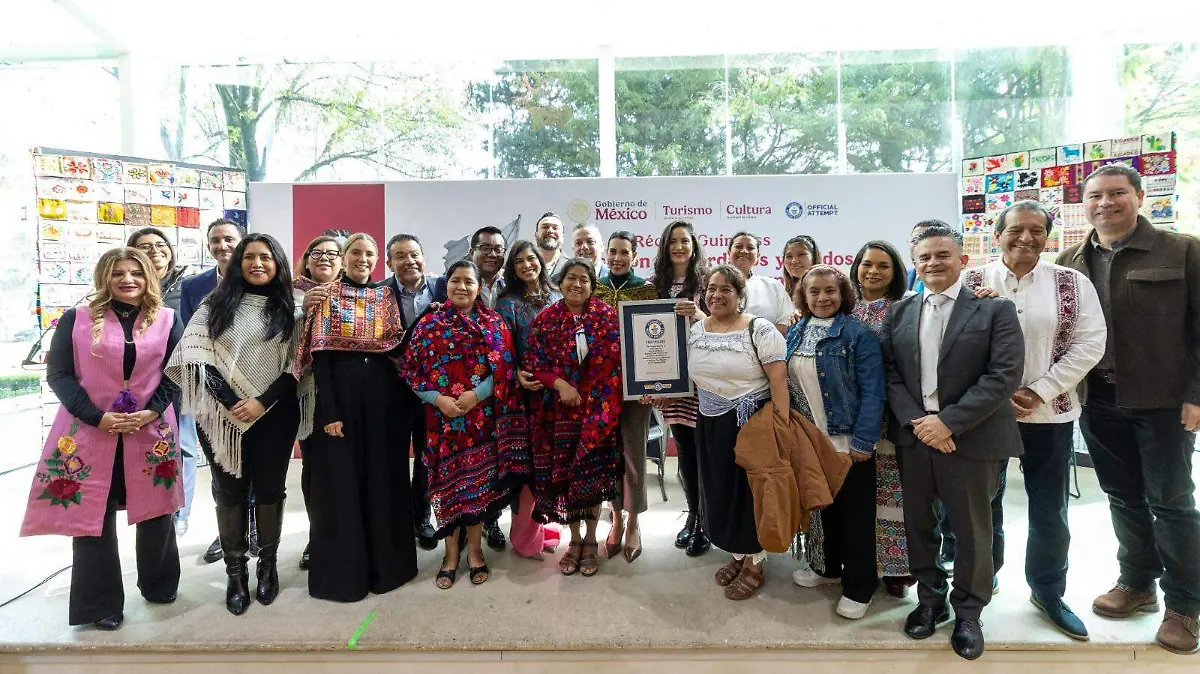 Tlaxcala brilla en la exposición de bordados (1)