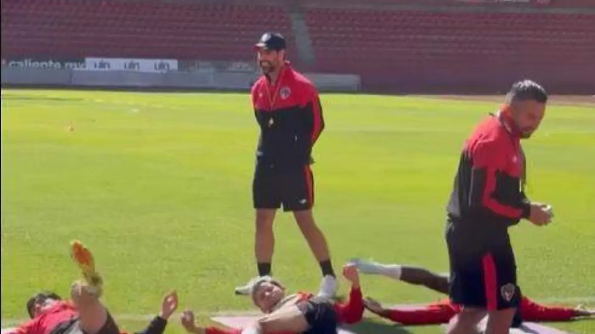 GUSTAVO LEAL - ENTRENAMIENTO COYOTES