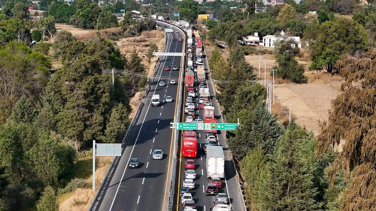 Volcadura de pipa y derrame de gasolina provoca alarma (6)