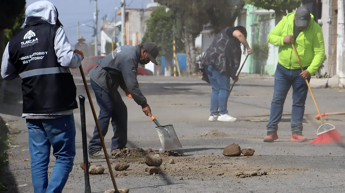 ACCIONES DE BACHEO (2)
