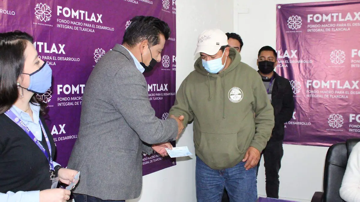 Gobierno del Estado acerca financiamiento a generadores de empelo (1).