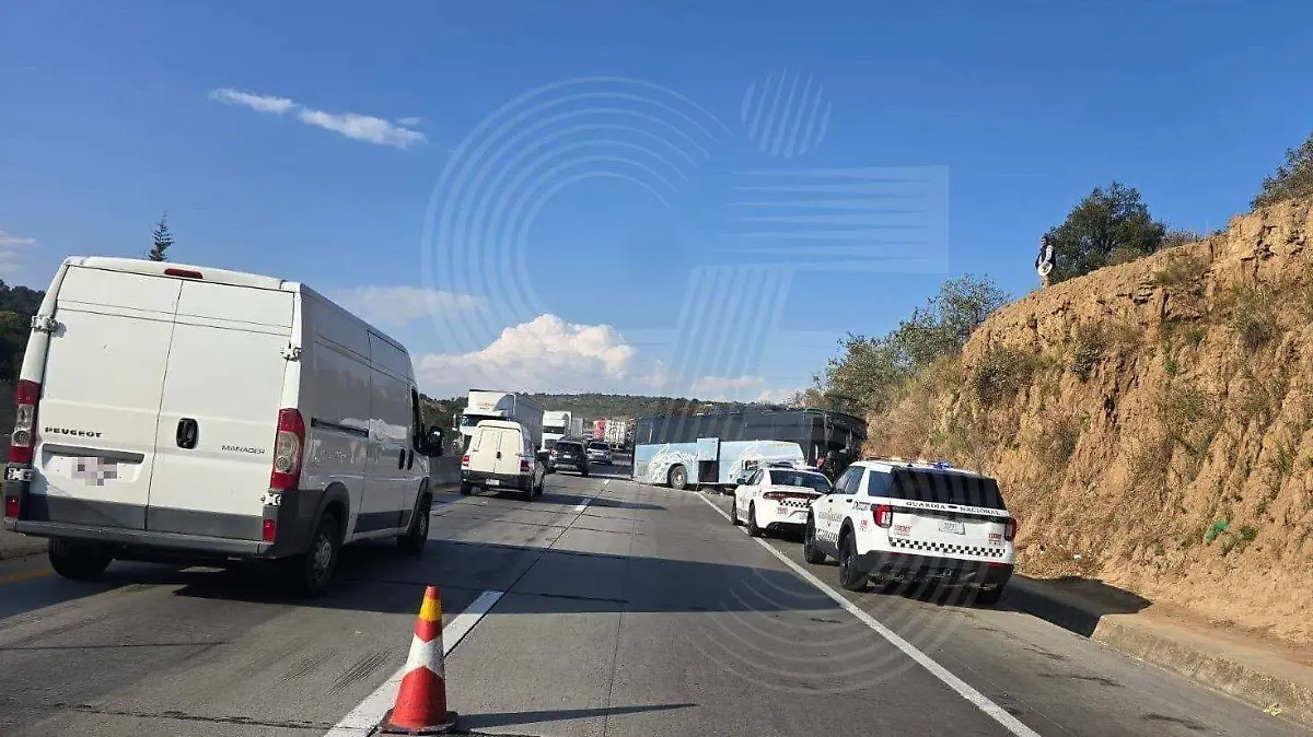 Deja accidente de autobús turístico al menos 15 lesionados 2