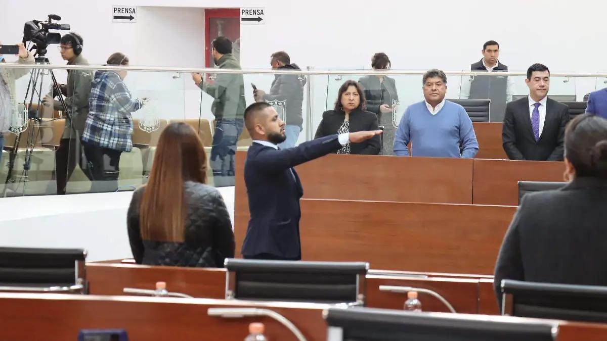 LEGISLATIVO TOMA PROTESTA 2