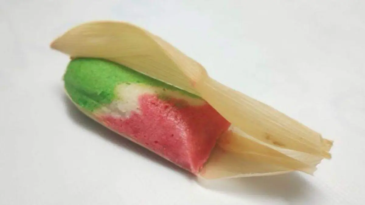 Tamal tricolor